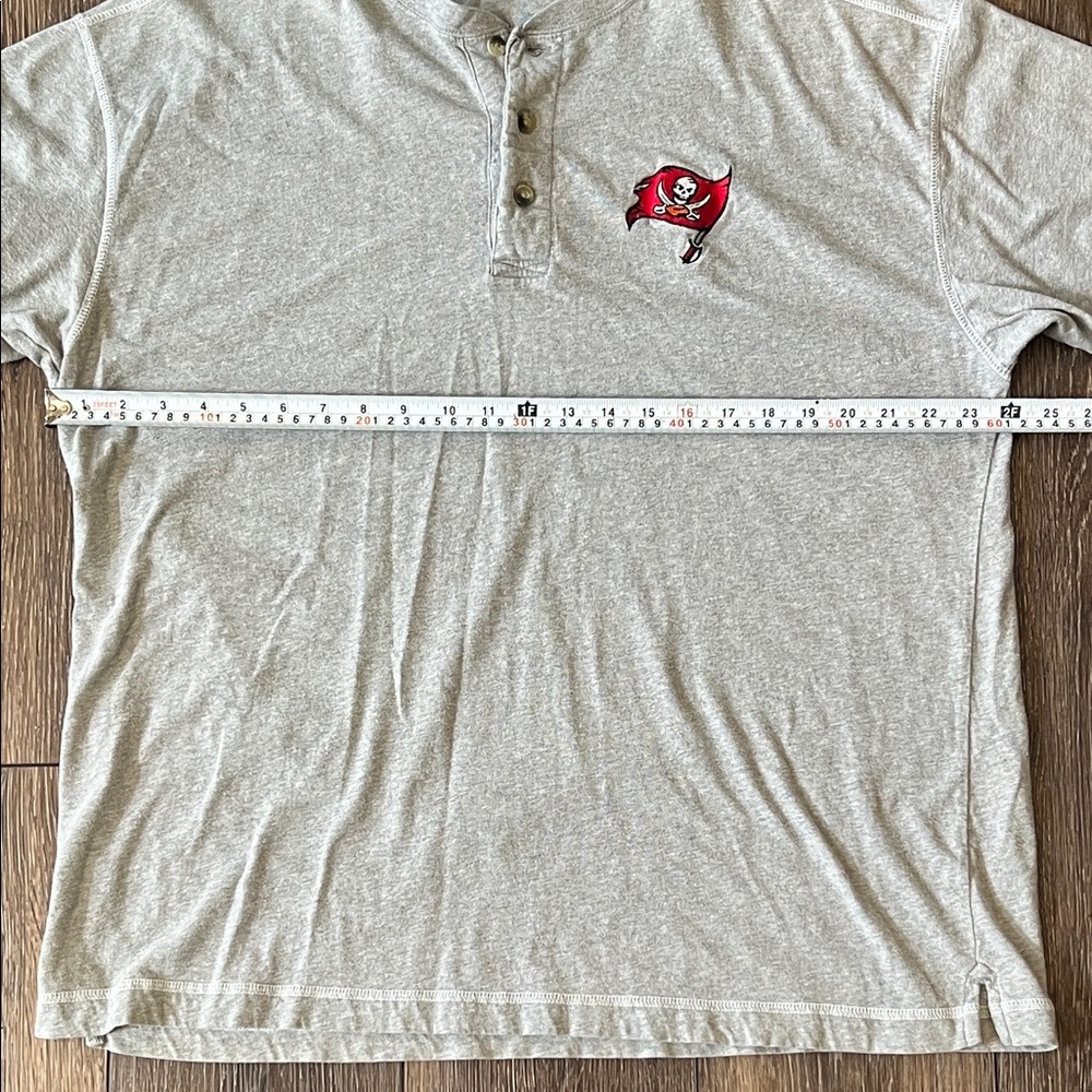 VINTAGE Antigua Tampa Bay Buccaneers Mens Large Gray Henley Short Sleeve Shirt - Picture 8 of 9